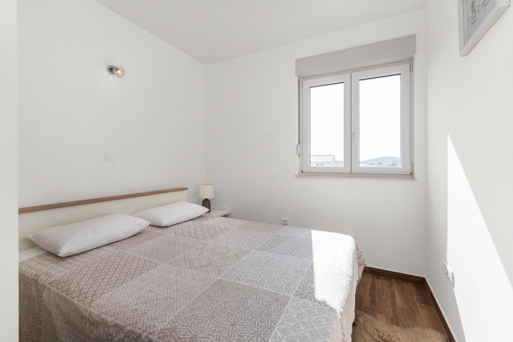 Apartments Boomerang Rogoznica  Bilik gambar
