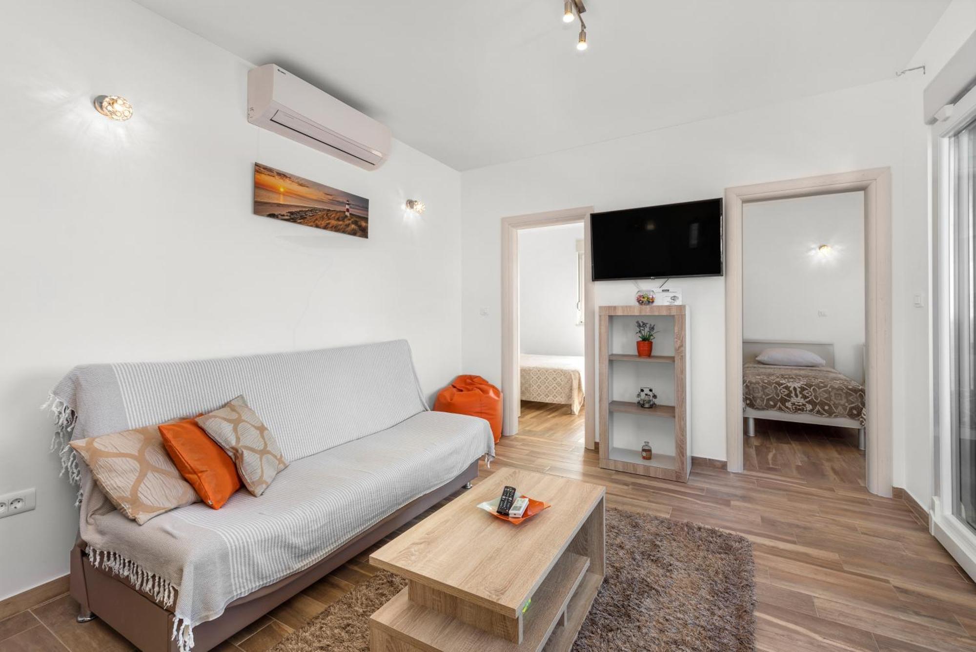 Apartments Boomerang Rogoznica  Bilik gambar