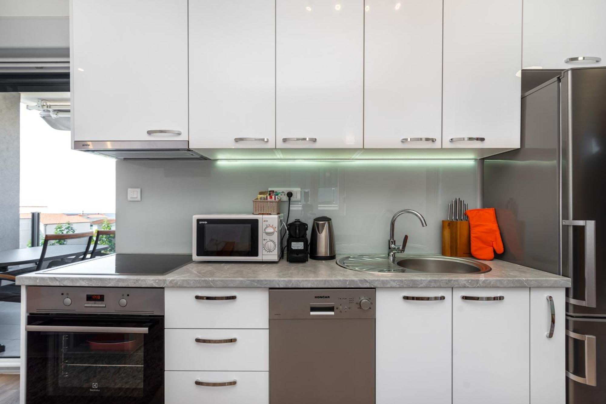 Apartments Boomerang Rogoznica  Bilik gambar