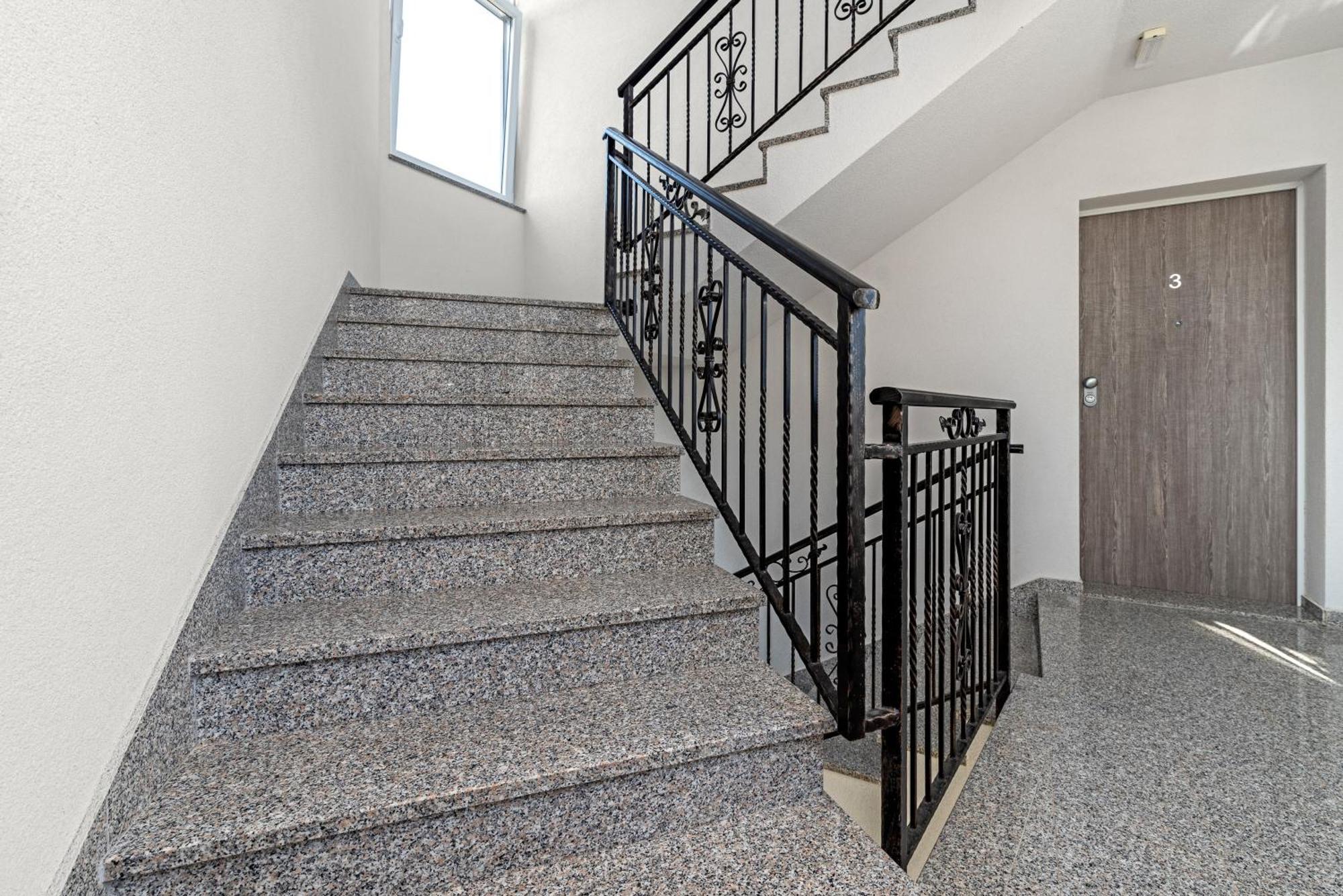 Apartments Boomerang Rogoznica  Bilik gambar